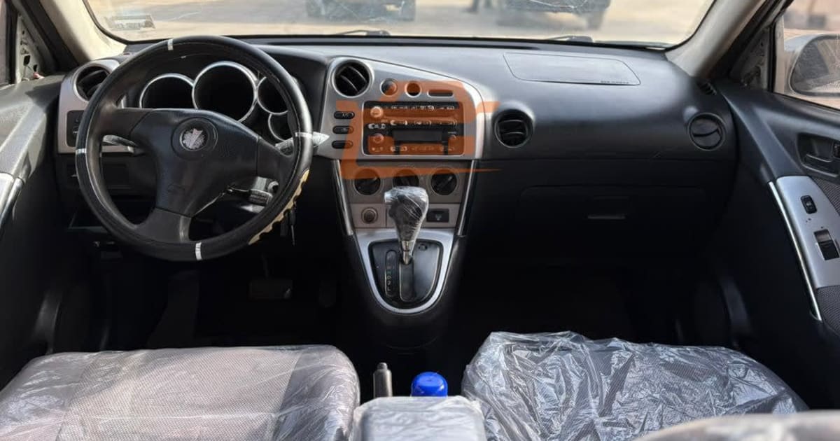 2003 Pontiac Vibe à Maroua — photo 3/9