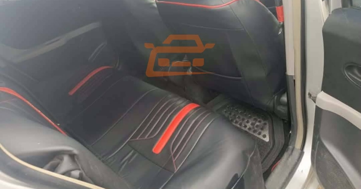 2008 Toyota Yaris à Douala — photo 5/7