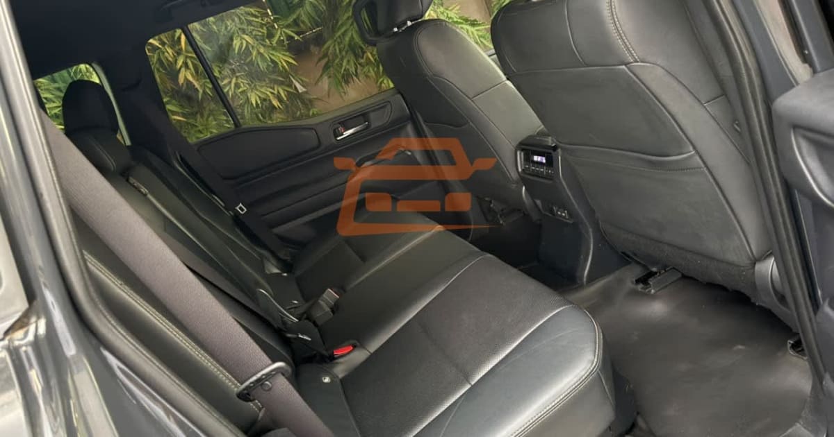 2024 Toyota Prado à Douala — photo 8/9