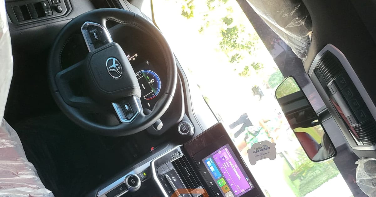 2026 Toyota Land Cruiser à Douala — photo 6/9