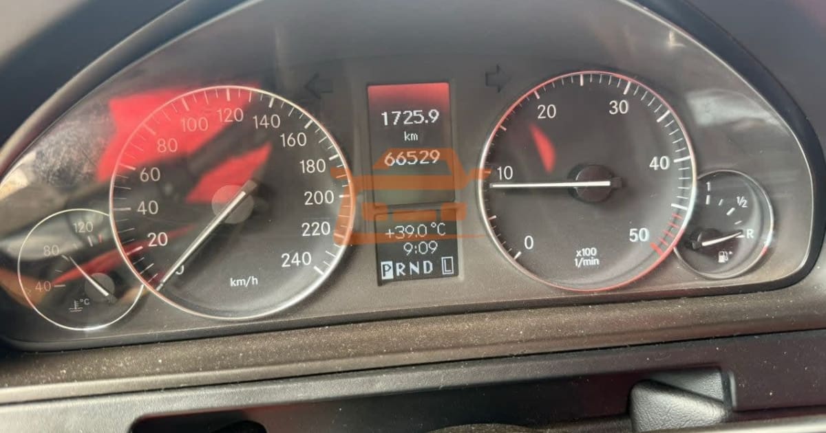 2010 Mercedes-Benz G-Class à Douala — photo 5/9