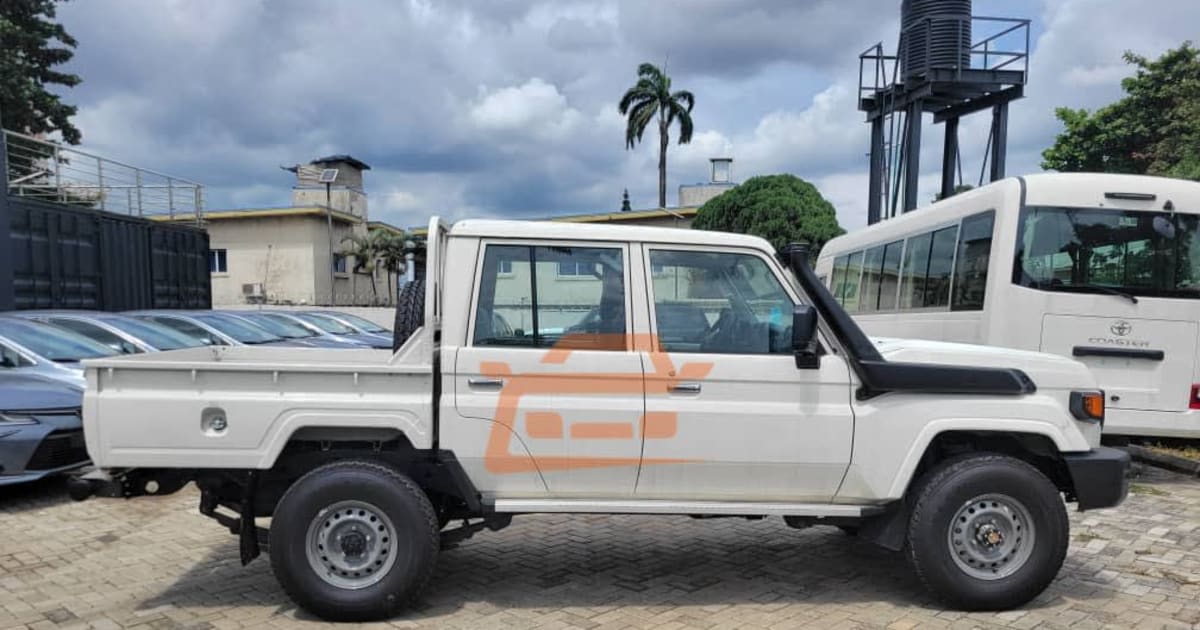 2025 Toyota Land Cruiser 79 à Maroua — photo 2/7