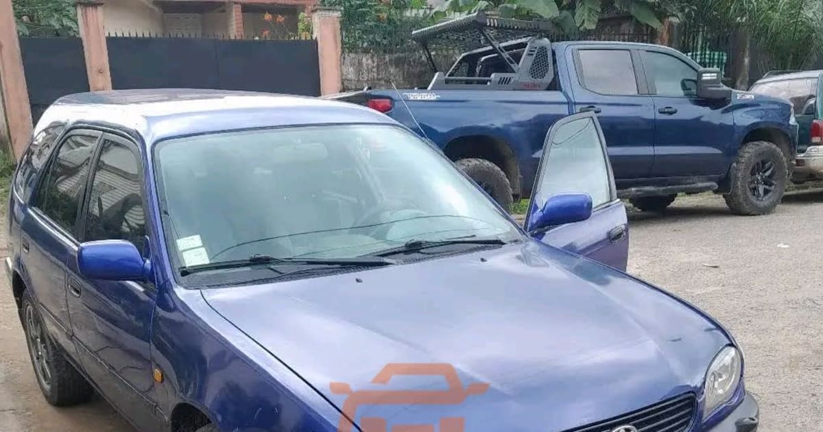 1998 Toyota Corolla à Douala — photo 2/7