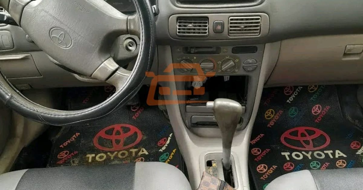 1998 Toyota Corolla à Douala — photo 3/7