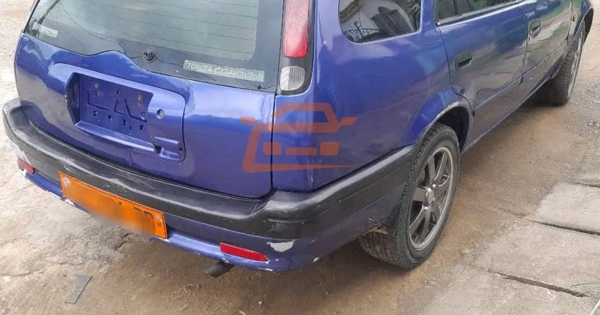 1998 Toyota Corolla à Douala — photo 5/7