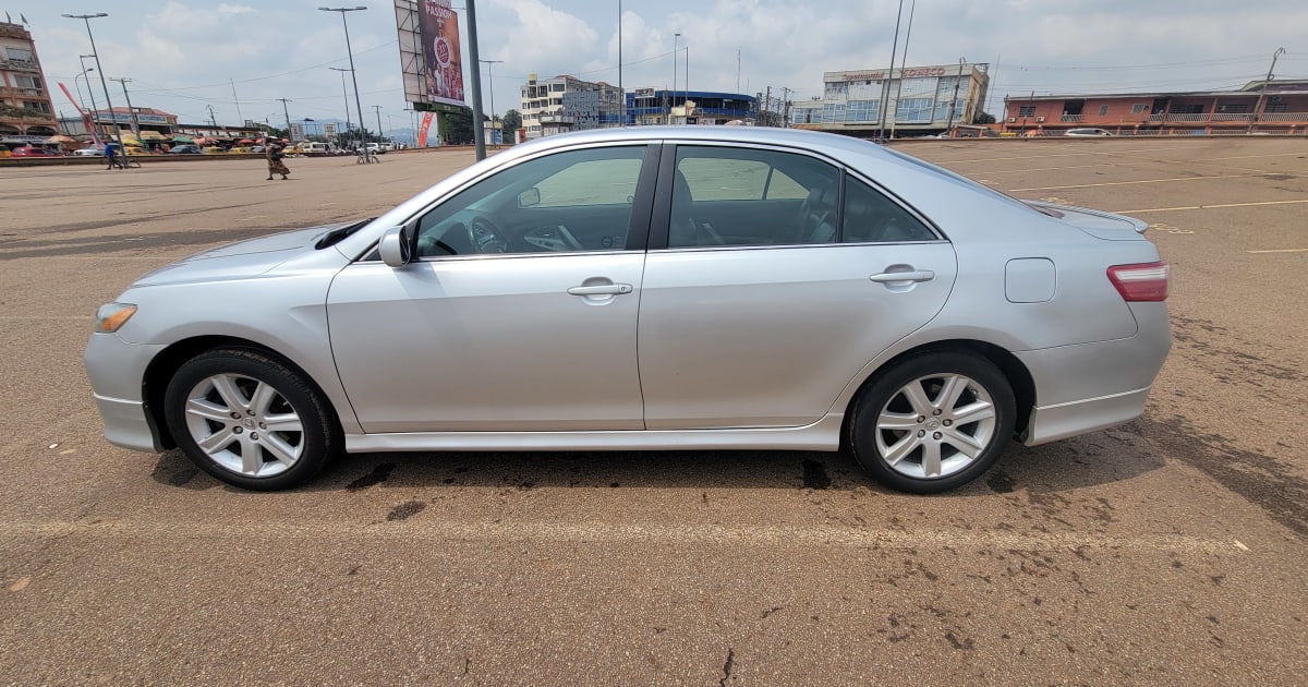 Rent 2010 toyota camry à Yaoundé