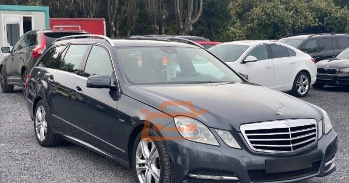 2010 Mercedes-Benz E-Klasse à Dilbeek, Belgique — photo 2/7