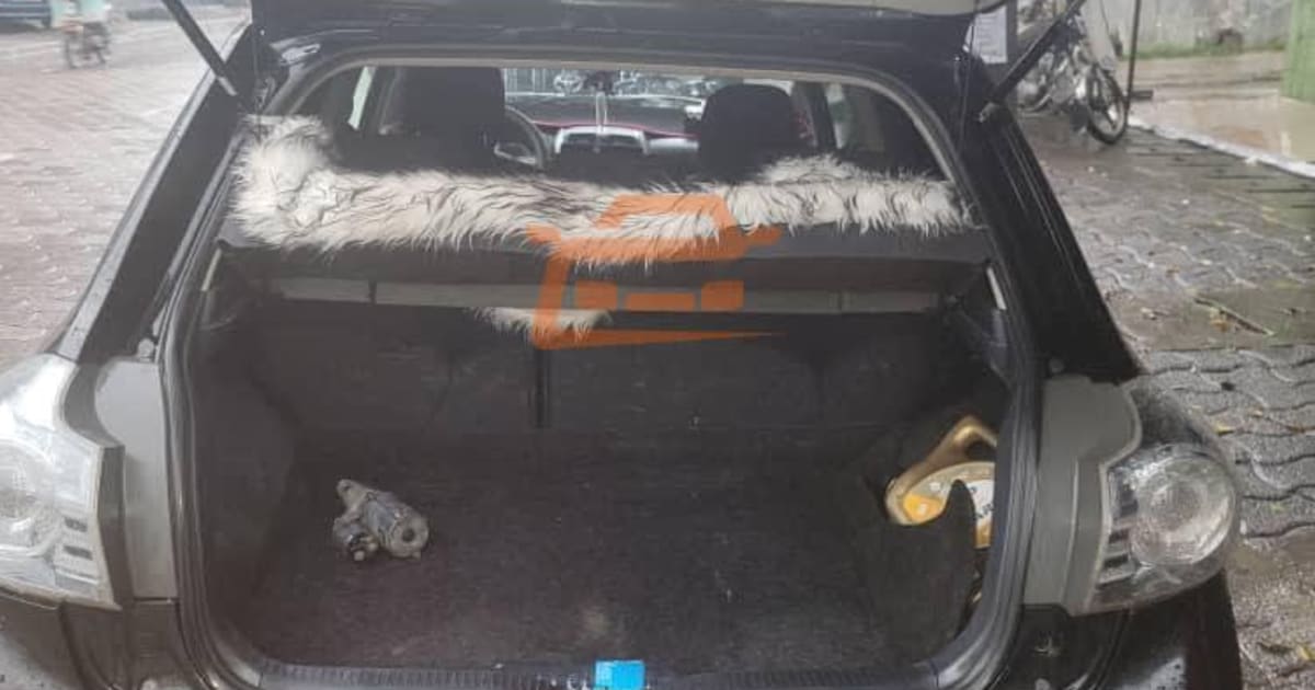 2005 Toyota Crown à Douala — photo 4/8