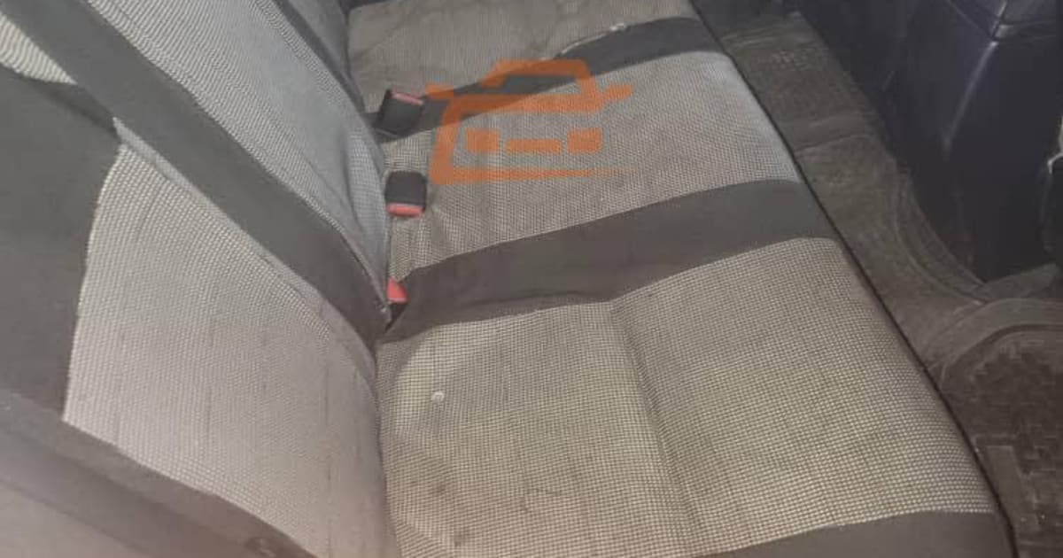 2005 Toyota Crown à Douala — photo 6/8