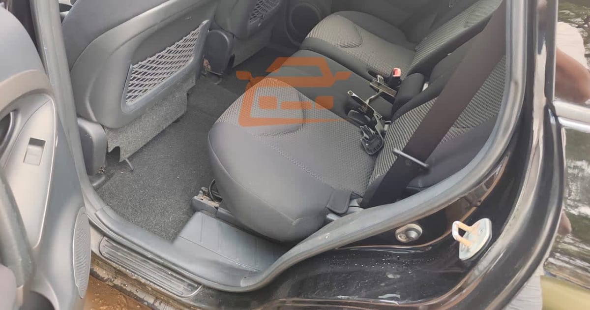 2012 Toyota RAV4 à Yaounde — photo 3/7