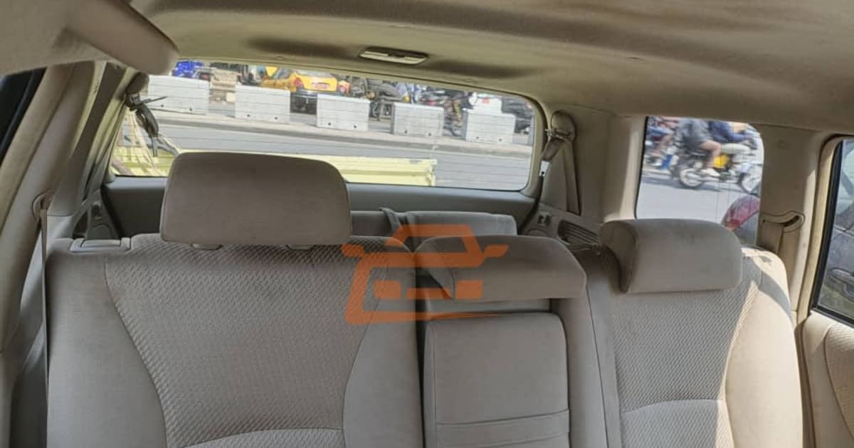 2005 Toyota Highlander à Douala — photo 9/9