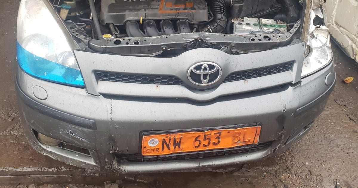 2003 Toyota Corolla Cross à Douala — photo 5/8