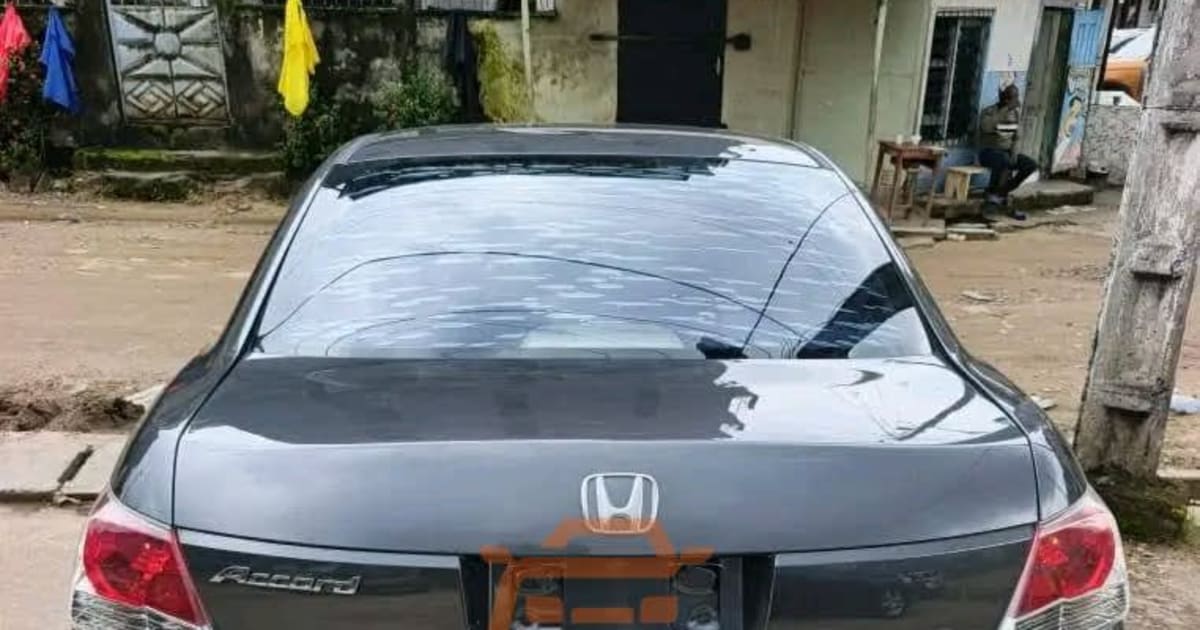 2010 Honda Accord à Douala — photo 2/9