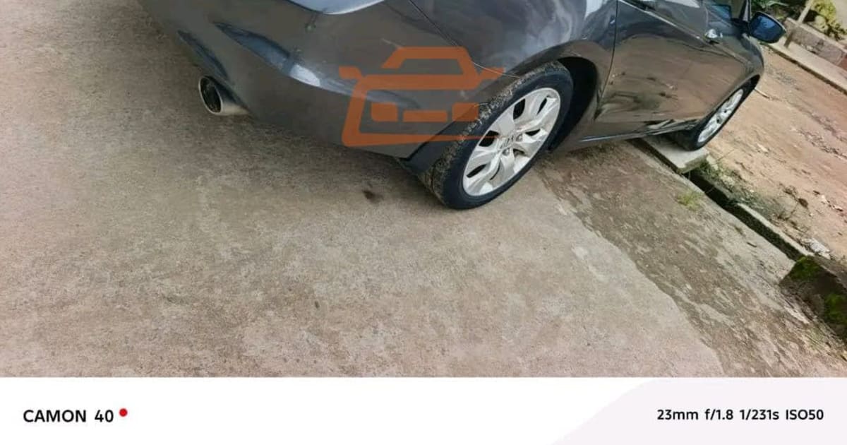 2010 Honda Accord à Douala — photo 4/9