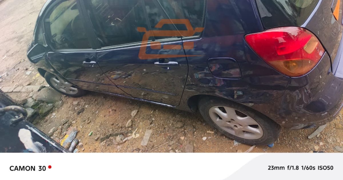 2003 Toyota Corolla Verso à Douala — photo 7/8
