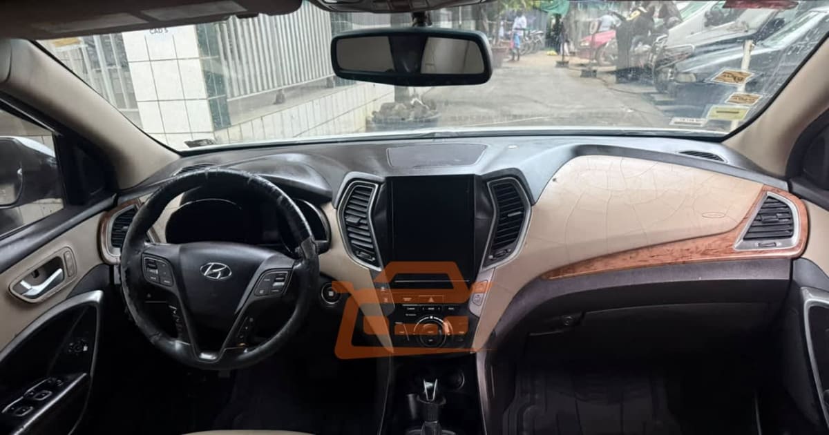2014 Hyundai Santa Fe à Douala — photo 2/6