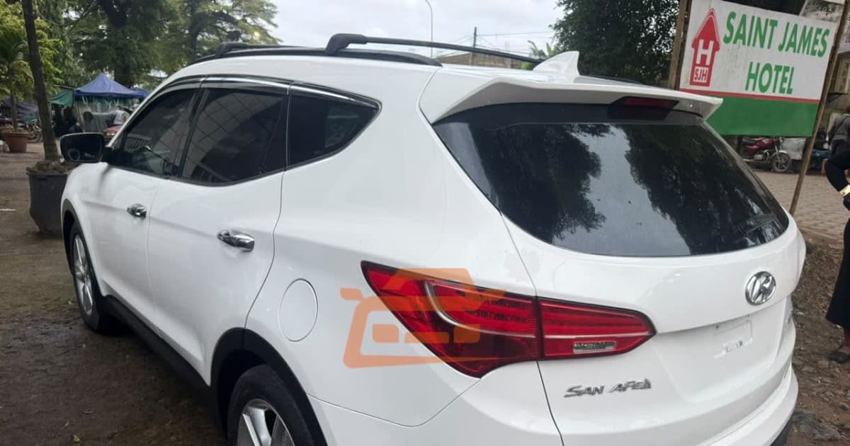 2014 Hyundai Santa Fe à Douala — photo 3/6