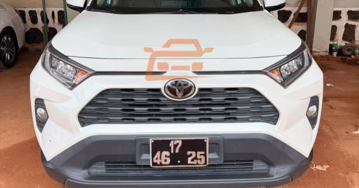 2021 Toyota RAV 4 à Yaounde — photo 2/3