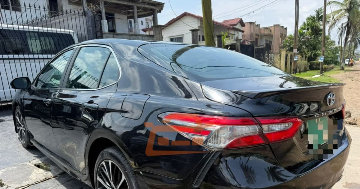 2019 Toyota Camry à Douala — photo 5/8