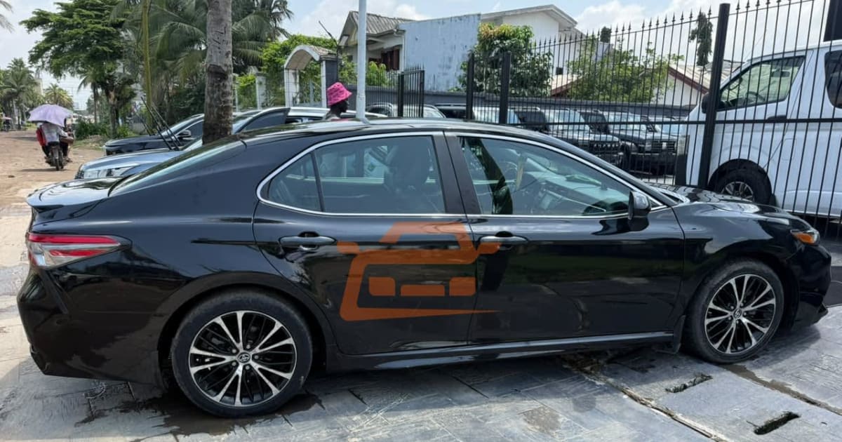 2019 Toyota Camry à Douala — photo 8/8