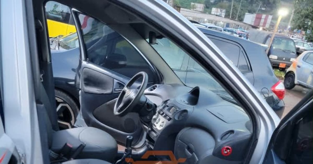 2005 Toyota Yaris à Douala — photo 3/8