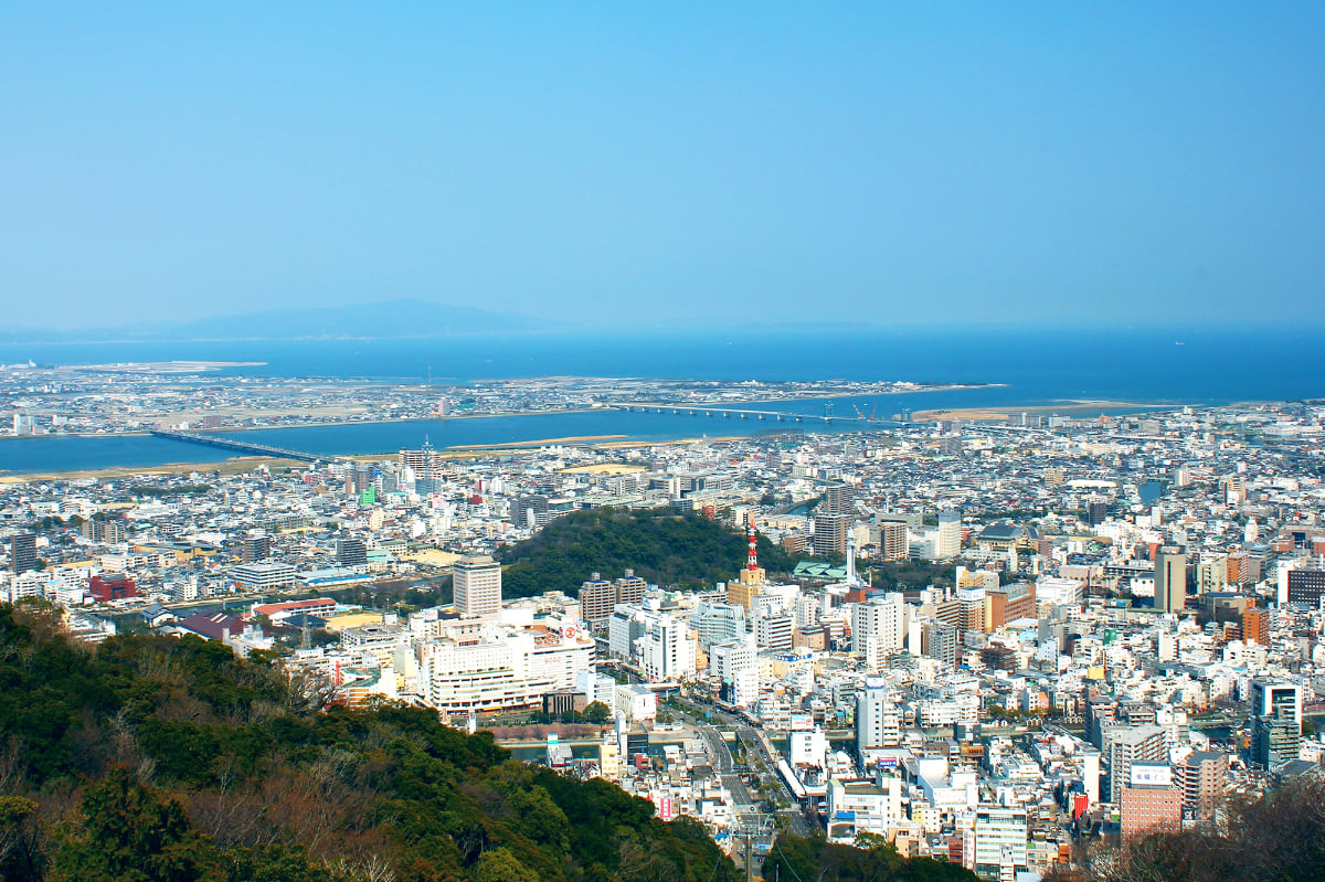 徳島市を象徴する山「眉山」 | 徳島駅前・徳島市周辺・鳴門 の観光情報は ai Tripper