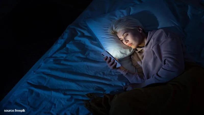 how-blue-light-affects-your-sleep-all-you-need-to-know
