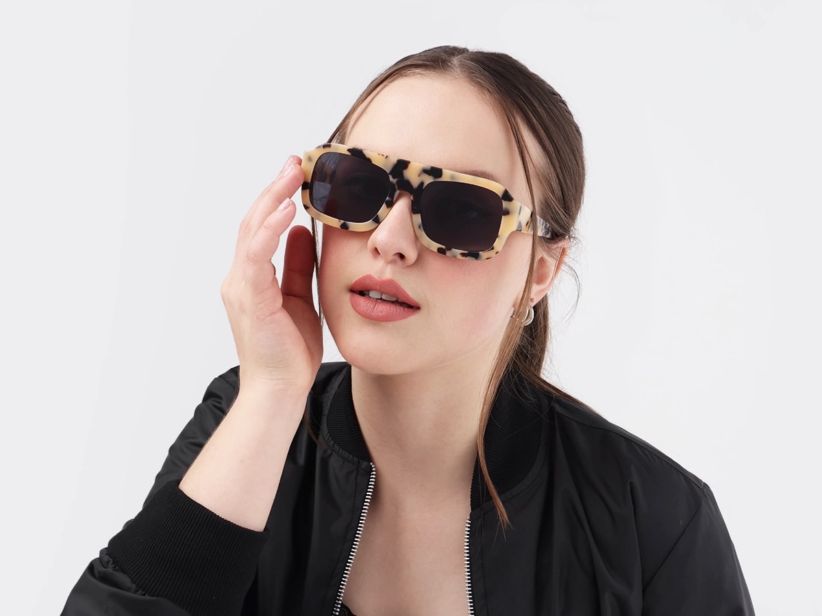 Beige Tortoise Flat Top Pilot Sunglasses 51