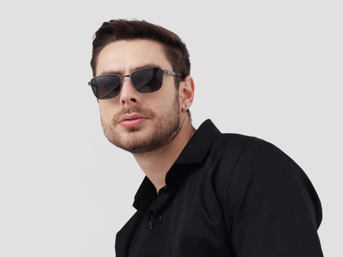 Matte Black Square Metal Full-Rim Sunglasses 42