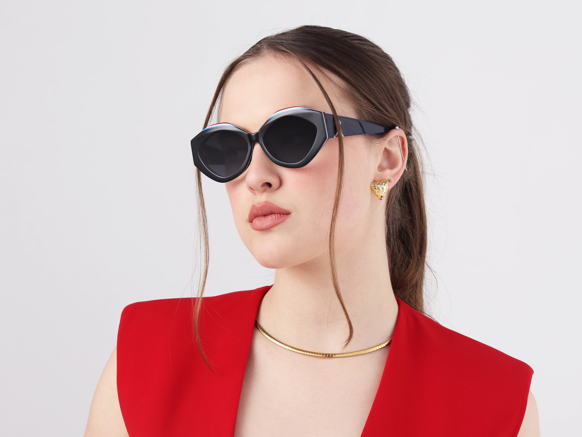 Large Cat-Eye Frame With Grey Gradient Tint
