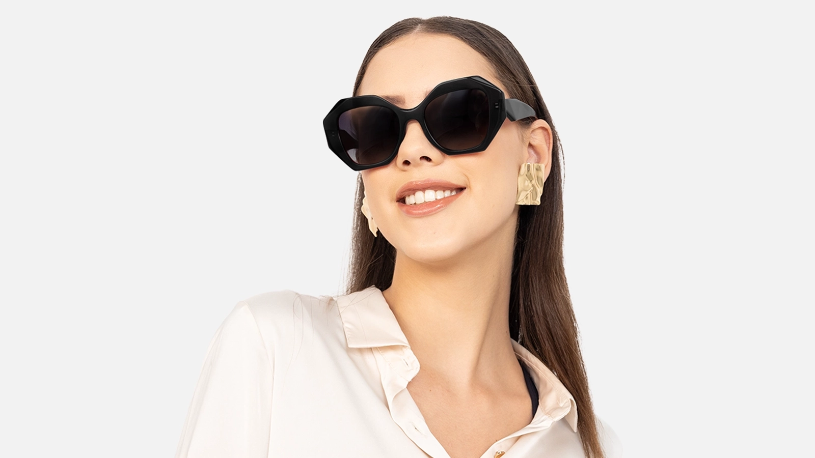 Women Wearing Oversized Black Sunglasses