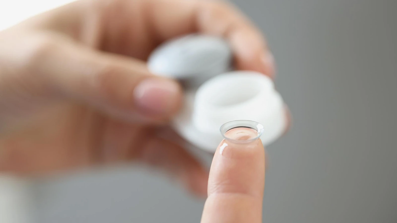 Contact Lenses Can Tear
