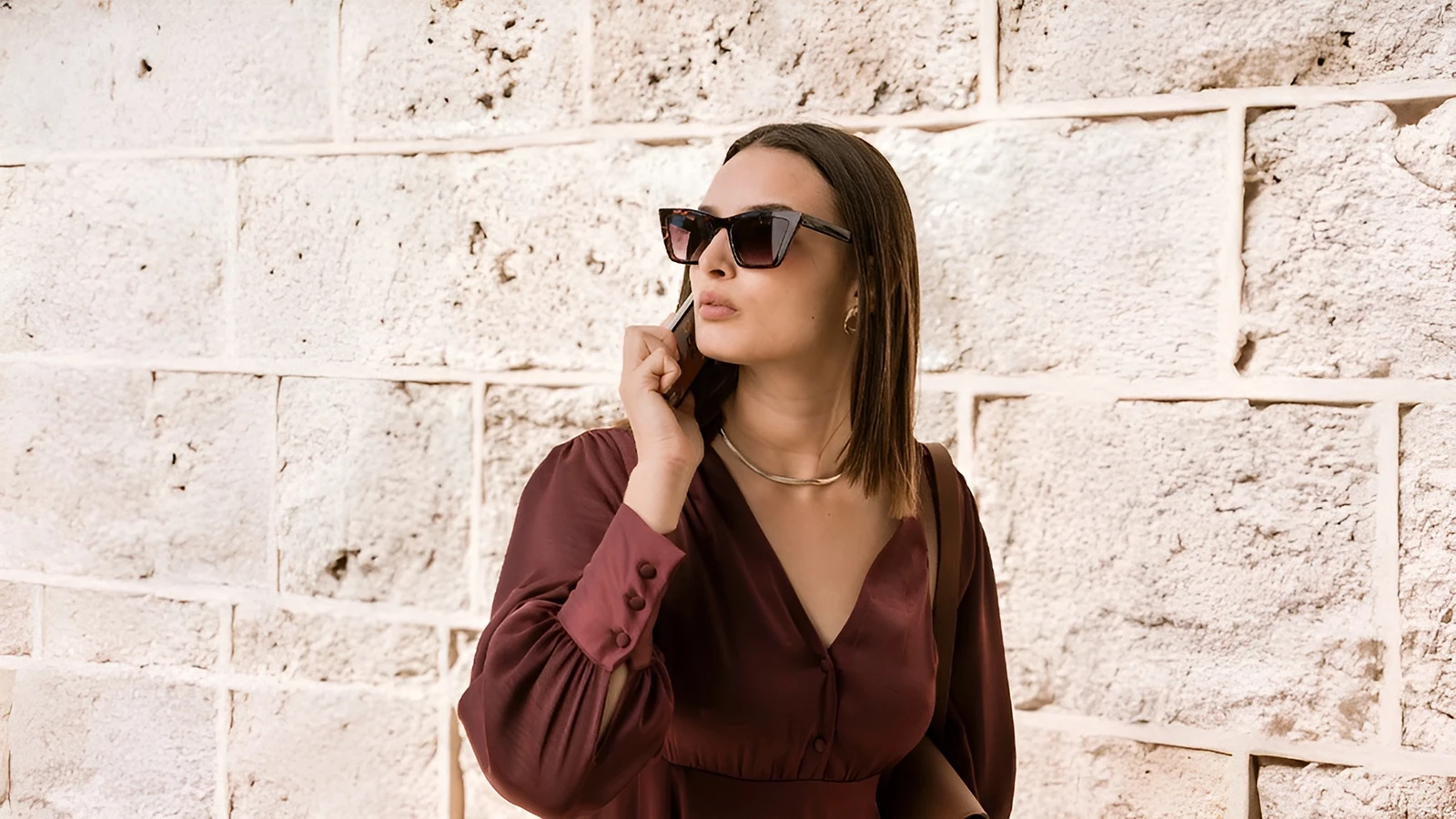 How to Style Your Tortoiseshell Eyewear This Season