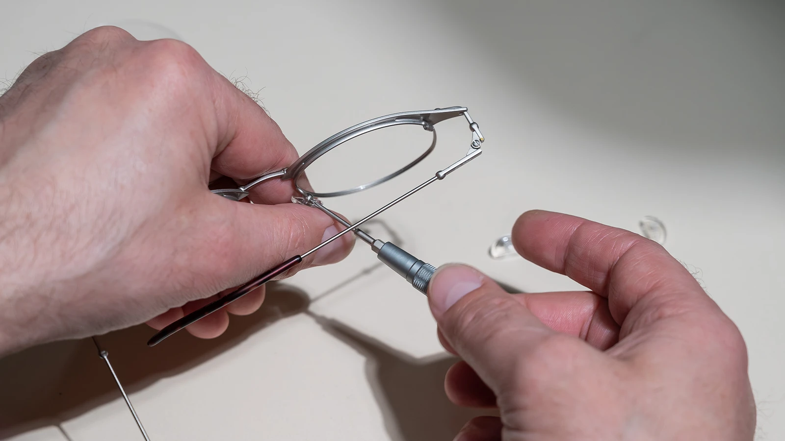 How to Insert Lenses Back into Metal Glasses