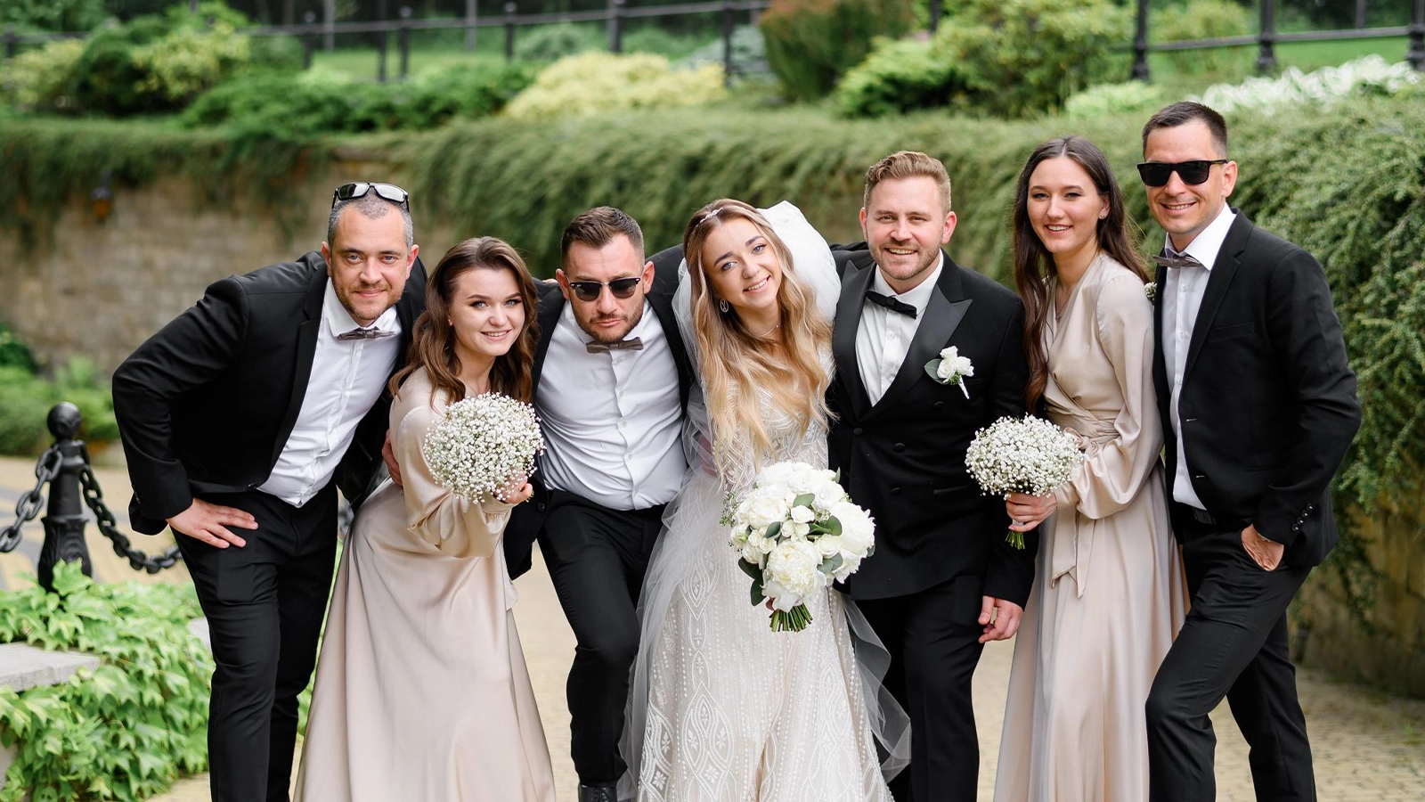Eyewear in Outdoor Weddings