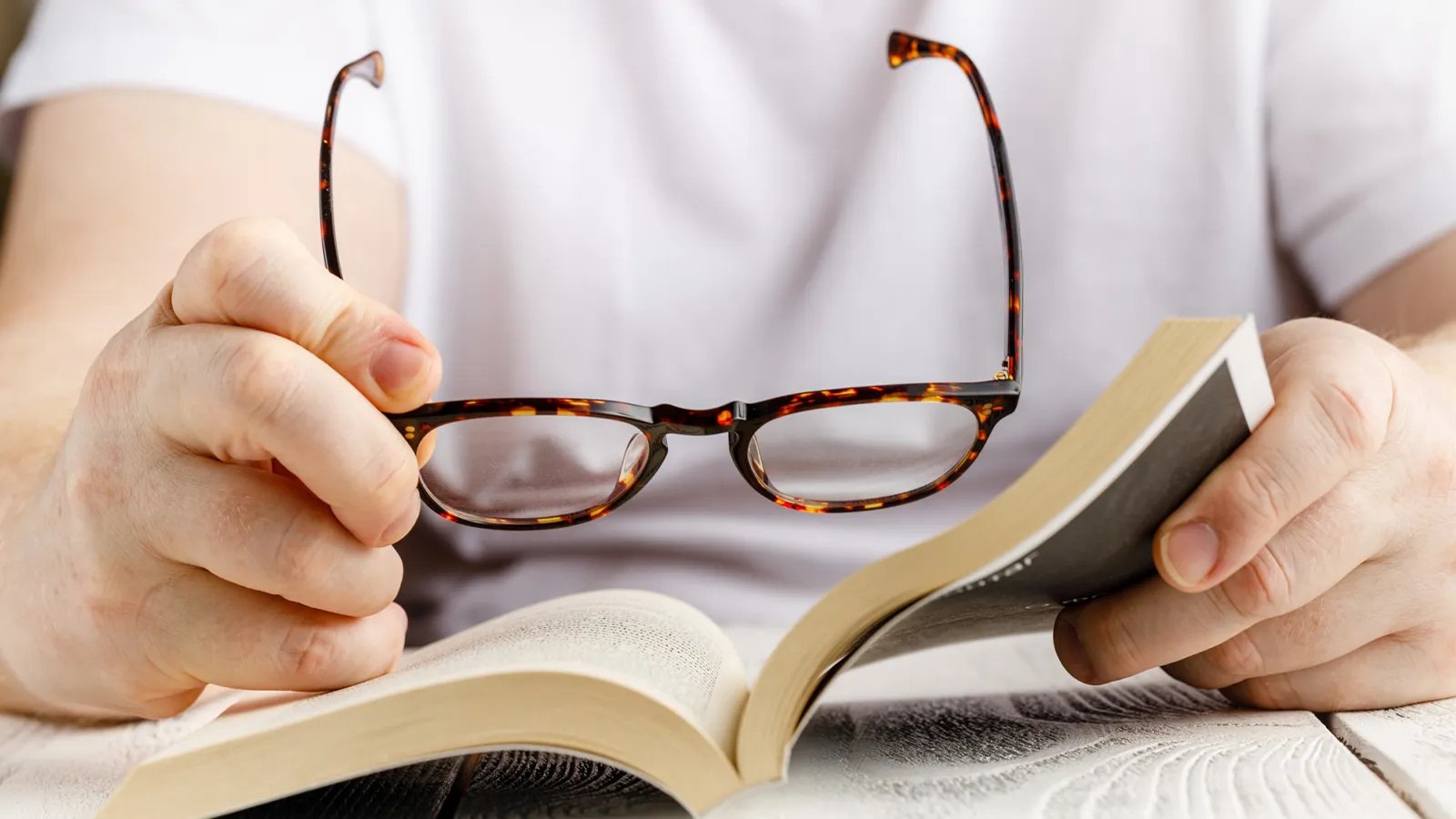 Myths Related to Reading Eyeglasses