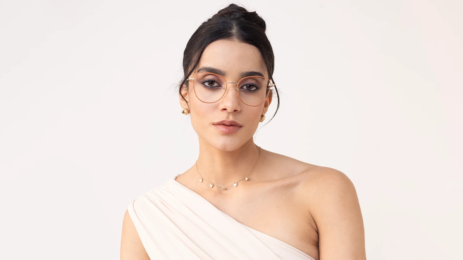Cat-eye glasses