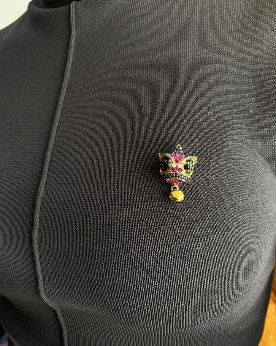 DAINTY BROOCH