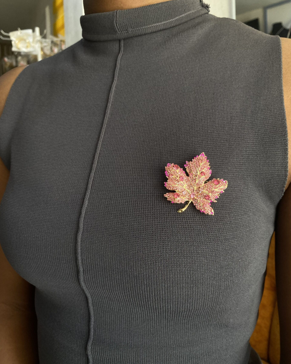 ROSE MAPPLE PINK BROOCH
