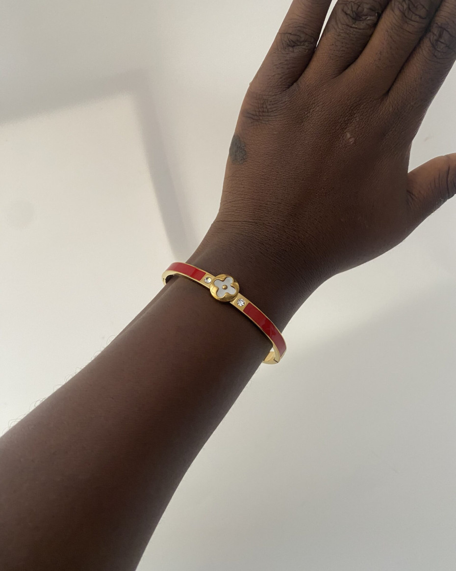 ONE CLOVE RED BANGLE