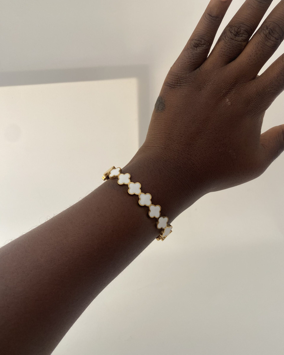 MULTI CLOVE WHITE BANGLE
