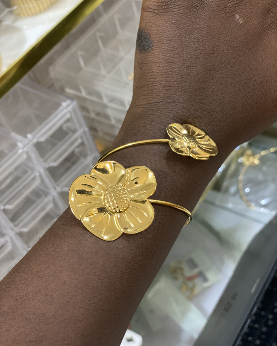 ROUND PETAL CUFF BANGLE