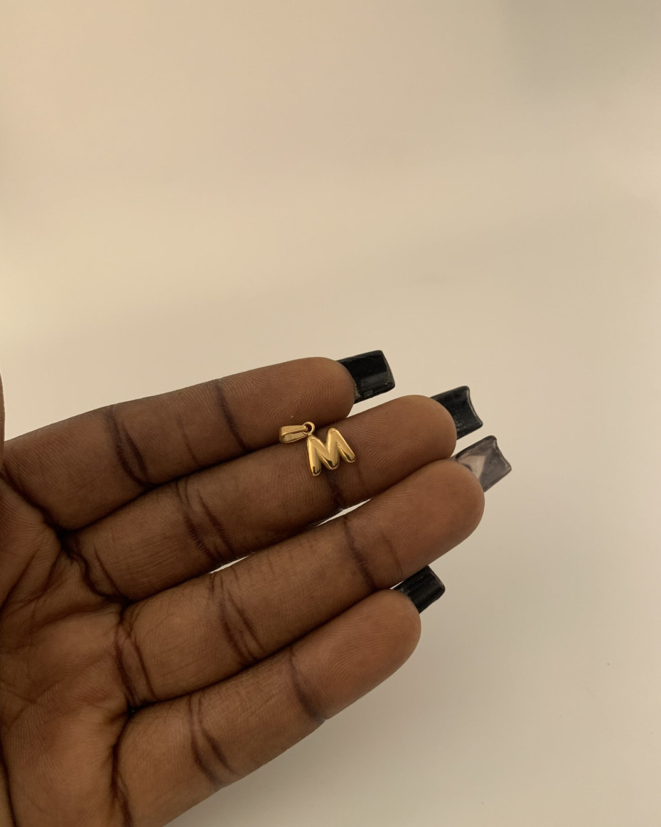 INITIAL M PENDANT