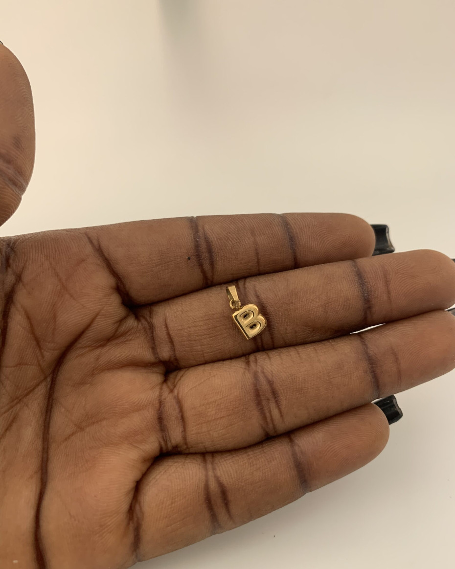 INITIAL B PENDANT