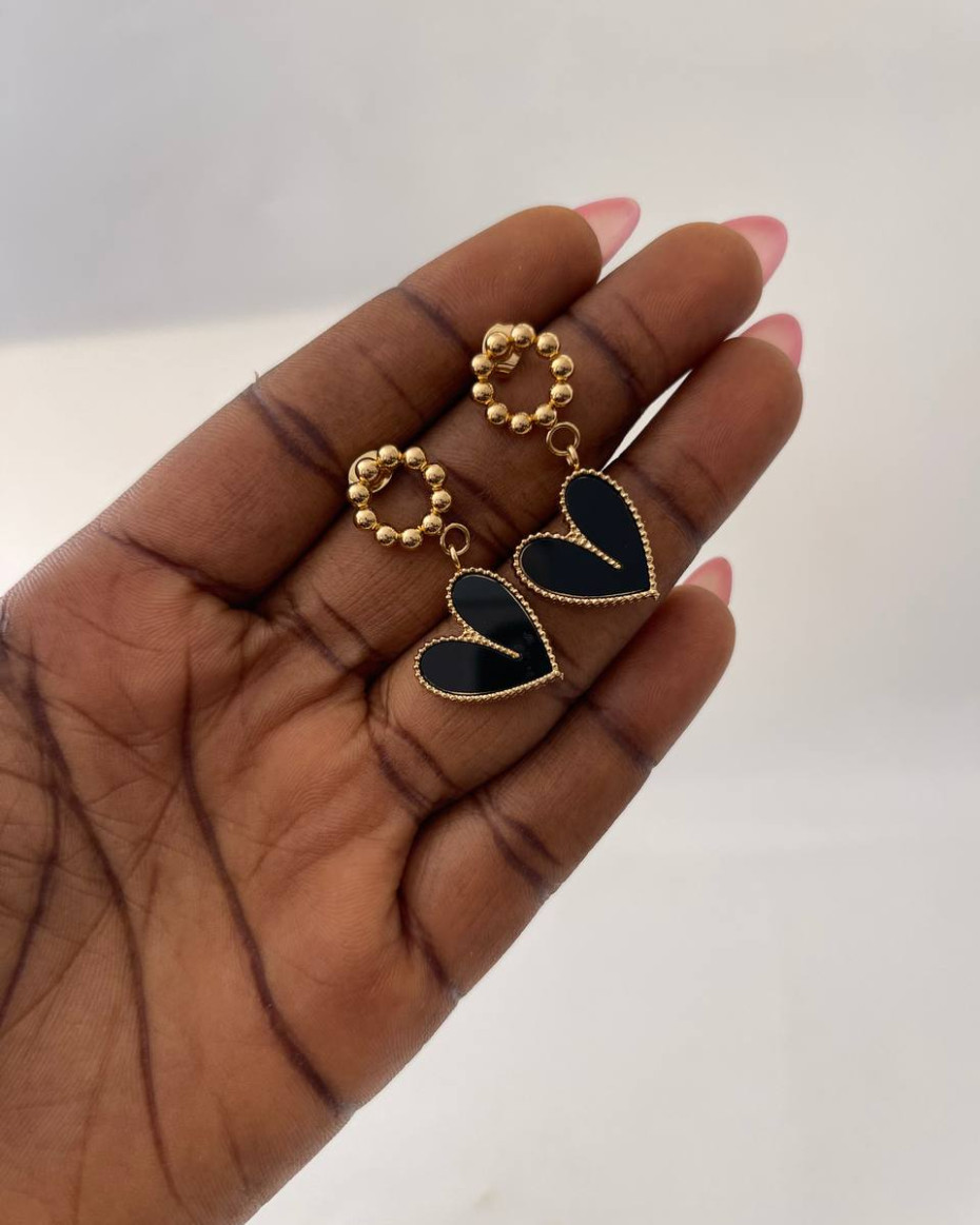 BEAD BLACK LOVE EARRING