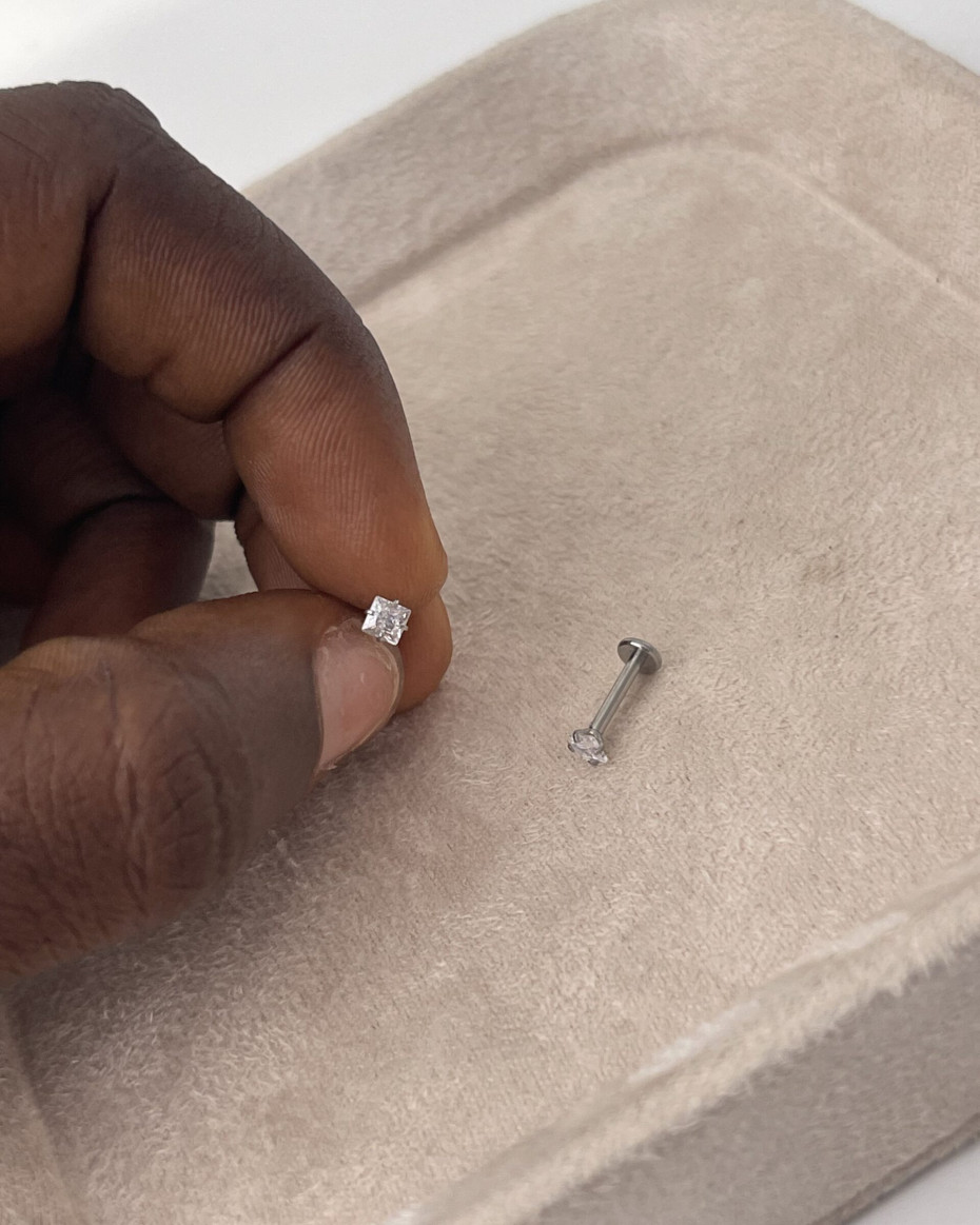 FLAT BACK EARRINGS 03
