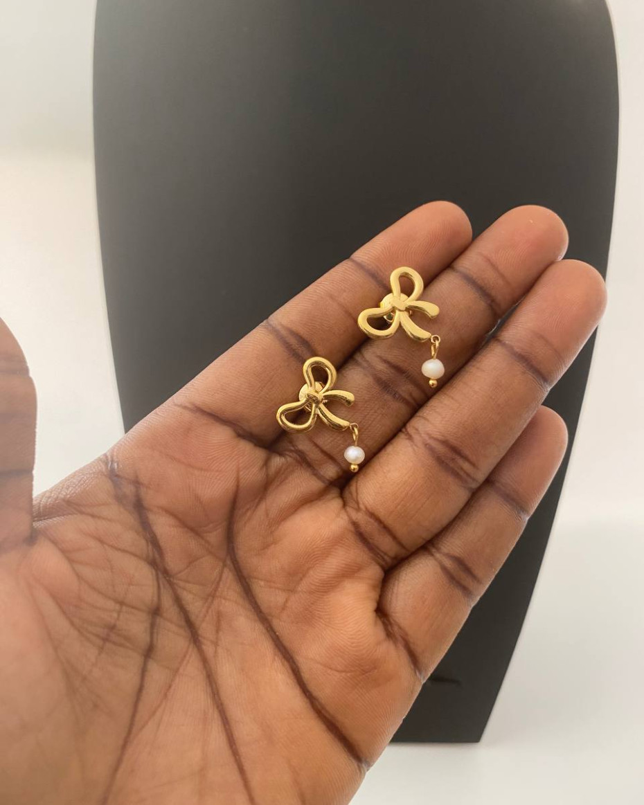 MINI BOW PEARL EARRING