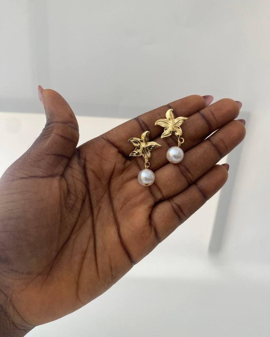 MAR STUD EARRING