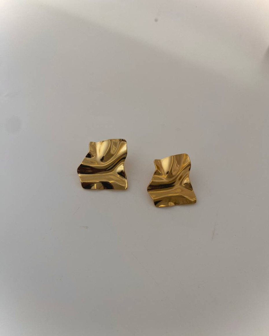 IRREGULAR WALLY EARRING