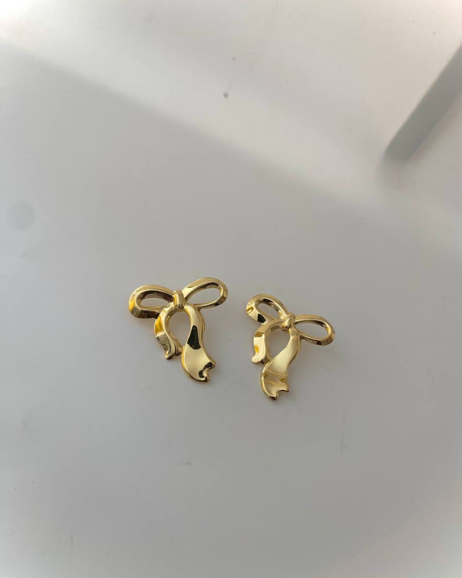 GIANT BOW STUD EARRING